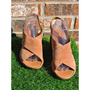 Women's Naturalizer Brown Suede Criss-Cross Block Heel Sandals Size 10